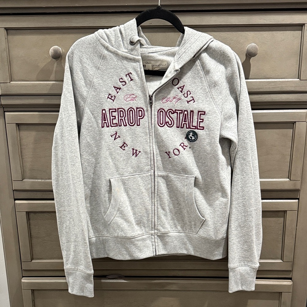 NWT Aeropostale Gray Zip-Up Hoodie in Medium